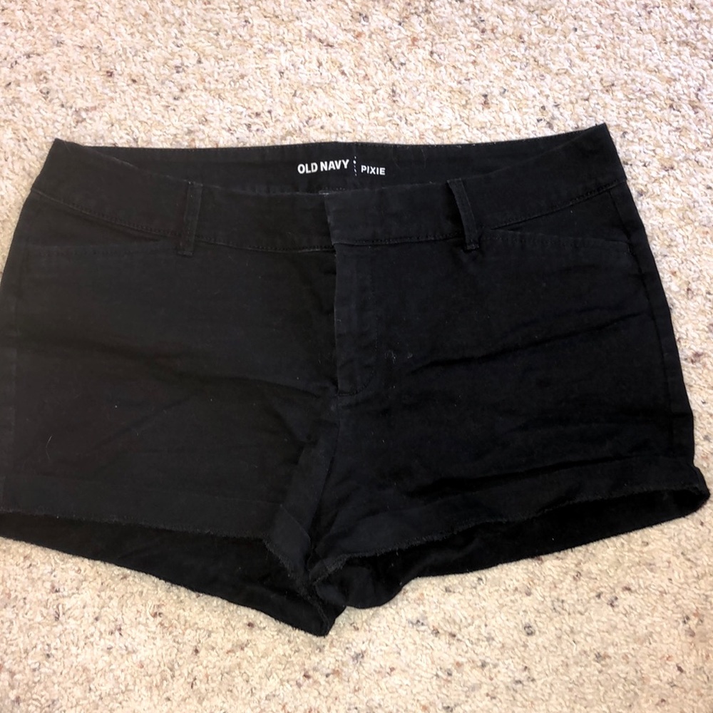 Classic black cuffed shorts from old navy - size 8